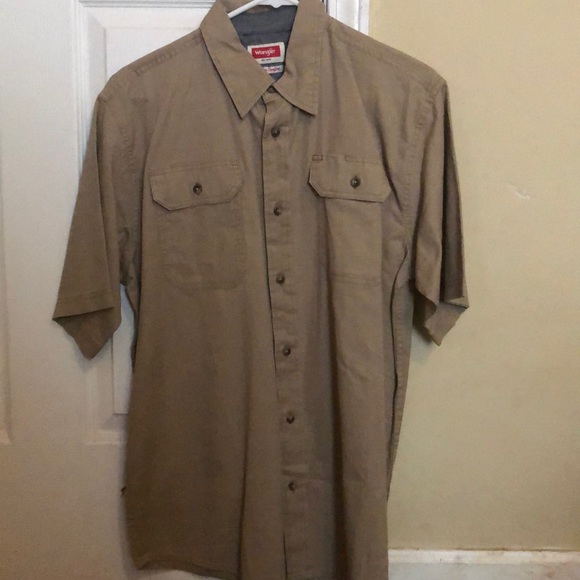 Wrangler Other - Wrangler flex for comfort button down shirt